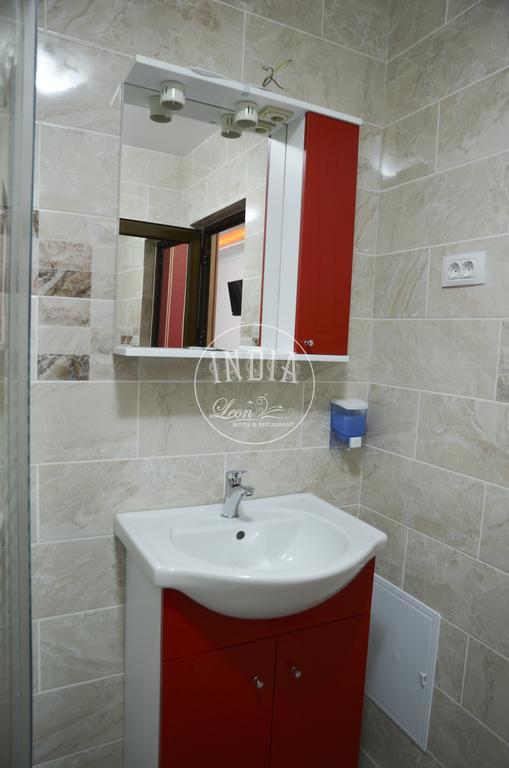 Motel - Restaurant Leon Bacau Room photo