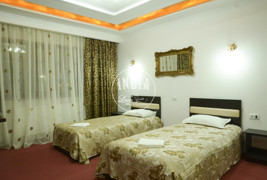 Motel - Restaurant Leon Bacau Room photo