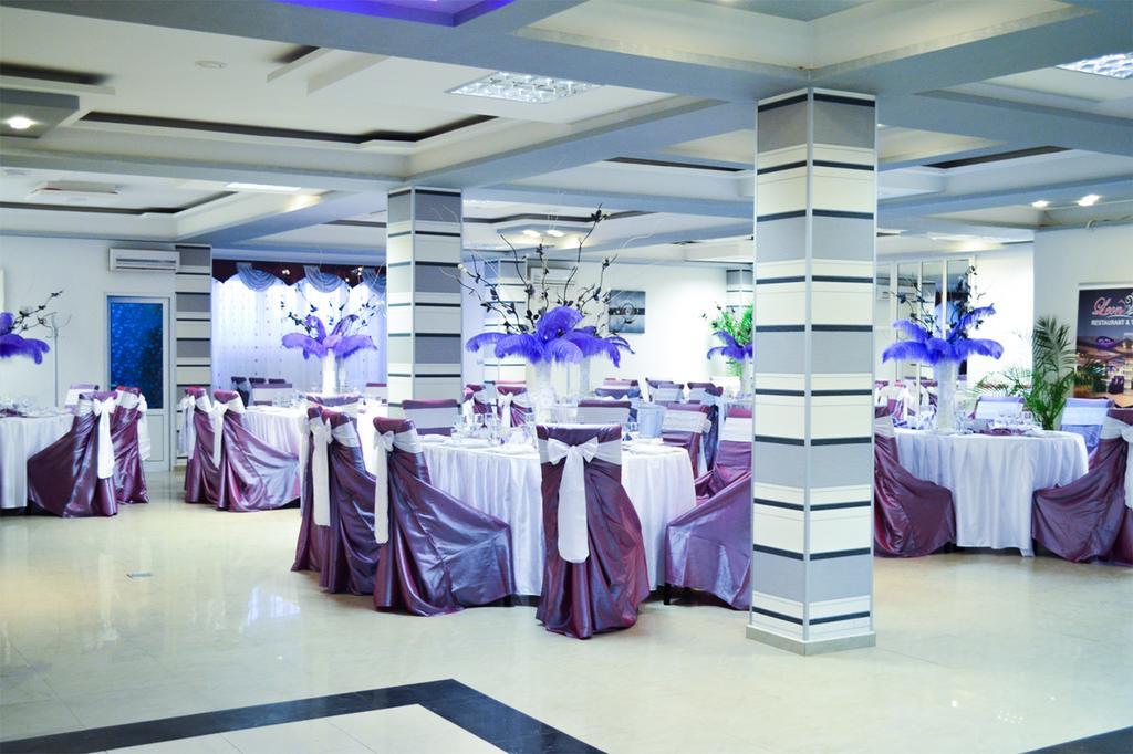 Motel - Restaurant Leon Bacau Exterior photo