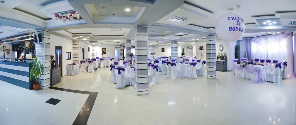 Motel - Restaurant Leon Bacau Exterior photo